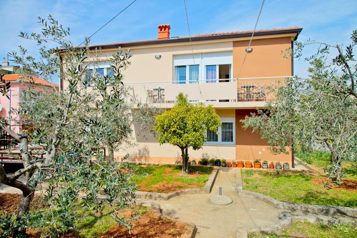 Apartment Kris بولا المظهر الخارجي الصورة